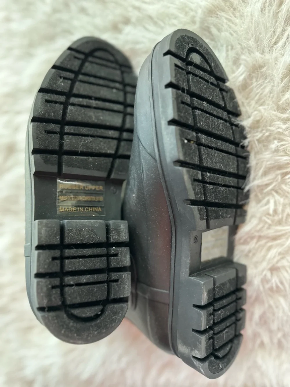 Everlane women’s Black Chelsea Rain Boots slip resistant - Picture 11 of 13